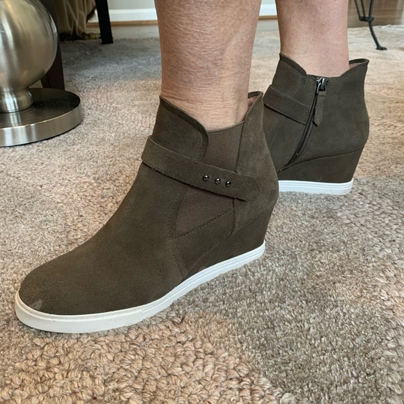 Paolo High Top Wedge Sneaker - Picture 2 of 8